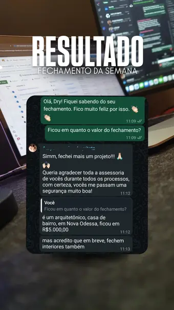 Arquiteta assessorada pela C4 comemorando um projeto fechado